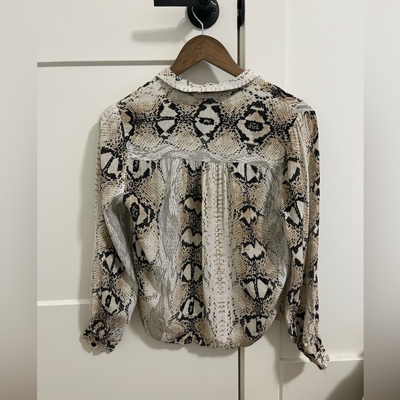 H&M SNAKESKIN PRINTED BLOUSE - Picture 2 of 2